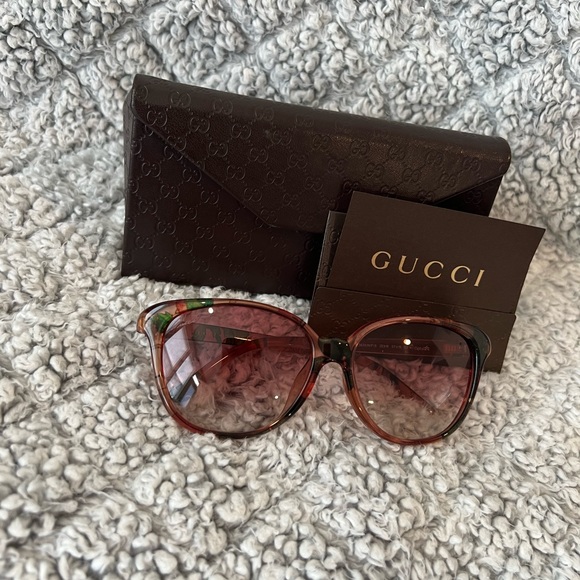 Gucci Sunglasses - Picture 4 of 4